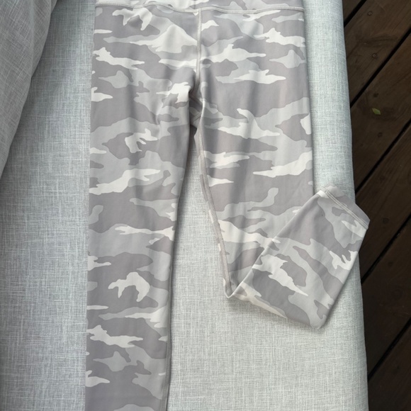 Athleta Elation 7/8 tight, Size S Camo - Picture 7 of 9